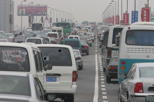 Shanghai-Autoverkehr2008
© Michael König, http://www.one-year-on-earth.com